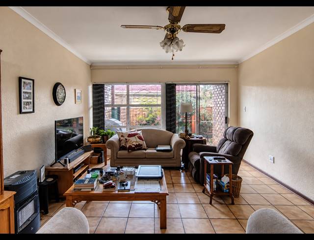2 BEDROOM TOWNHOUSE FOR SALE IN THREE RIVERS